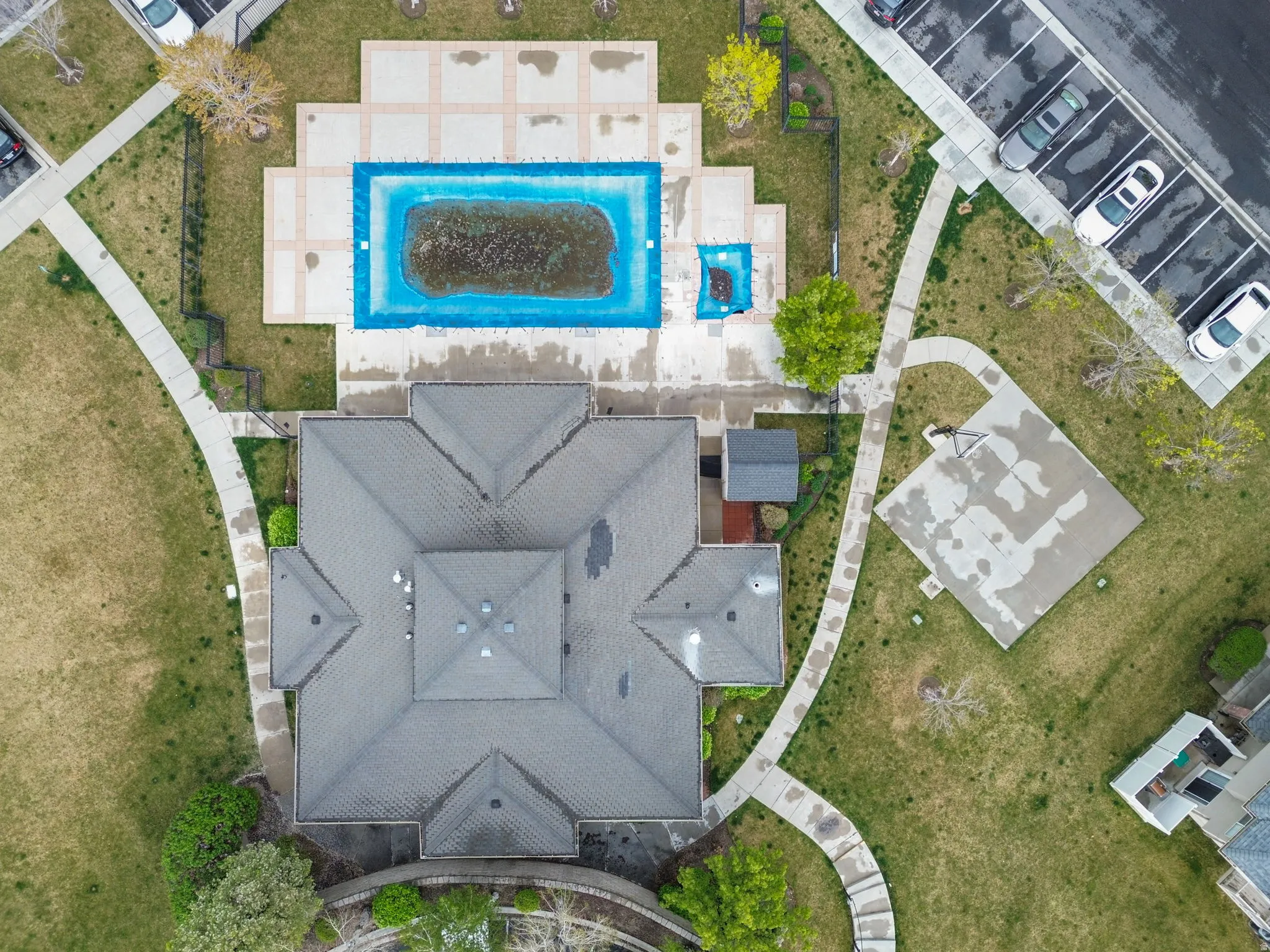 Bird's eye view of a pool area