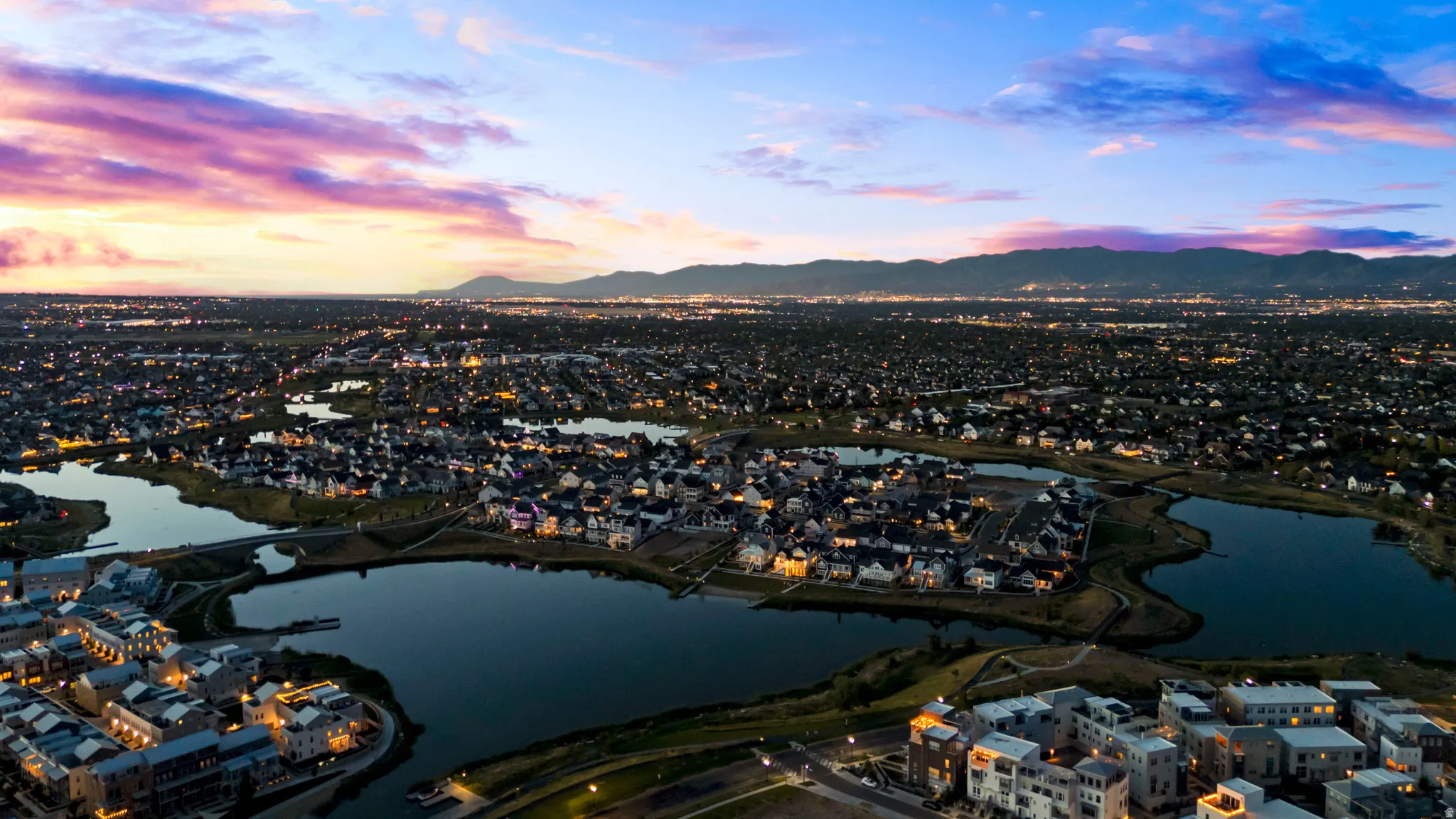 Bird's eye view of a water and mountain view