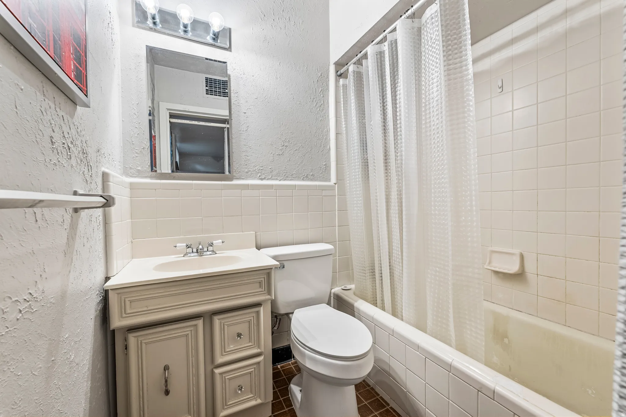 En-suite bath