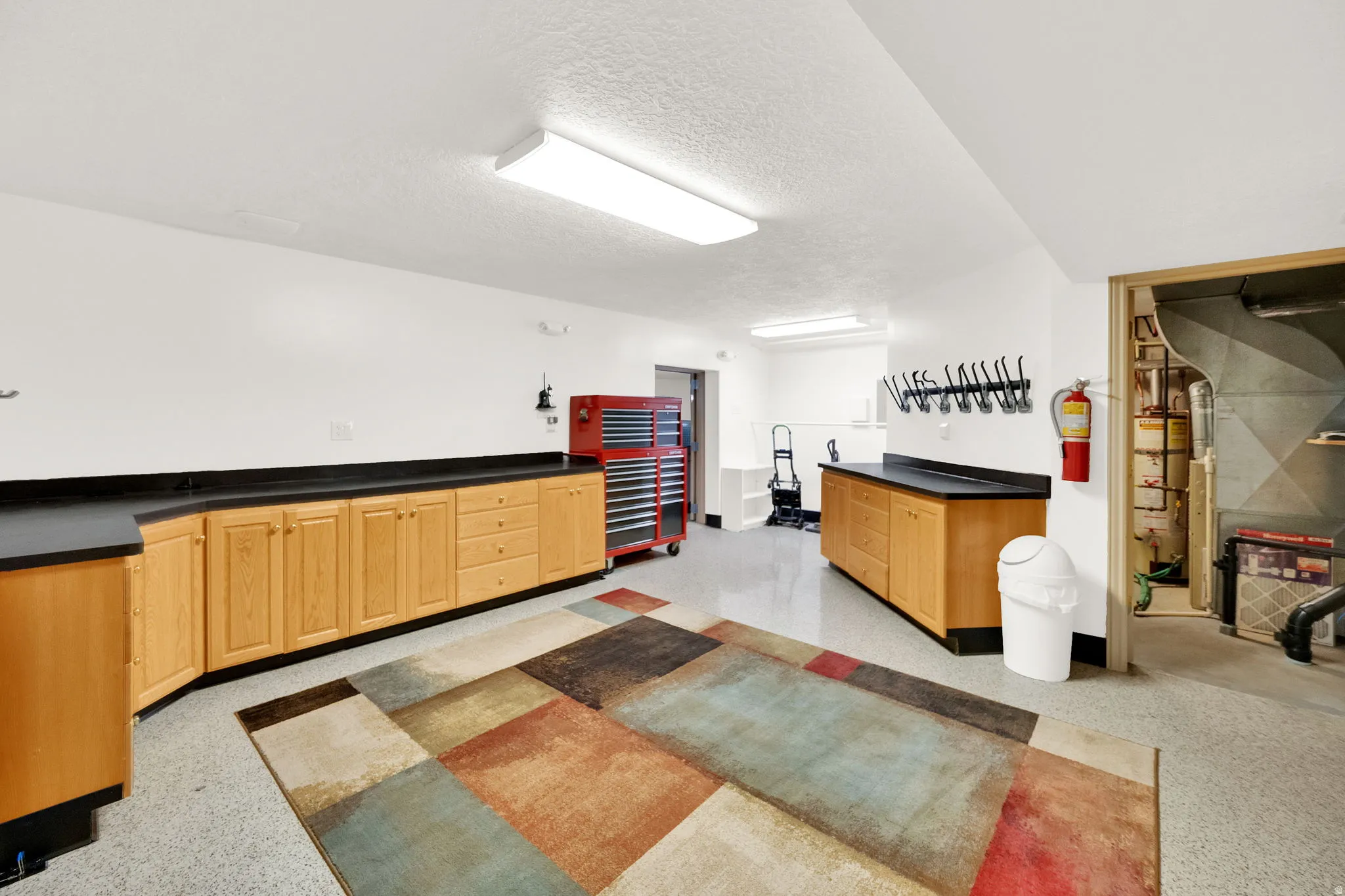 Reception with a textured ceiling and heating unit