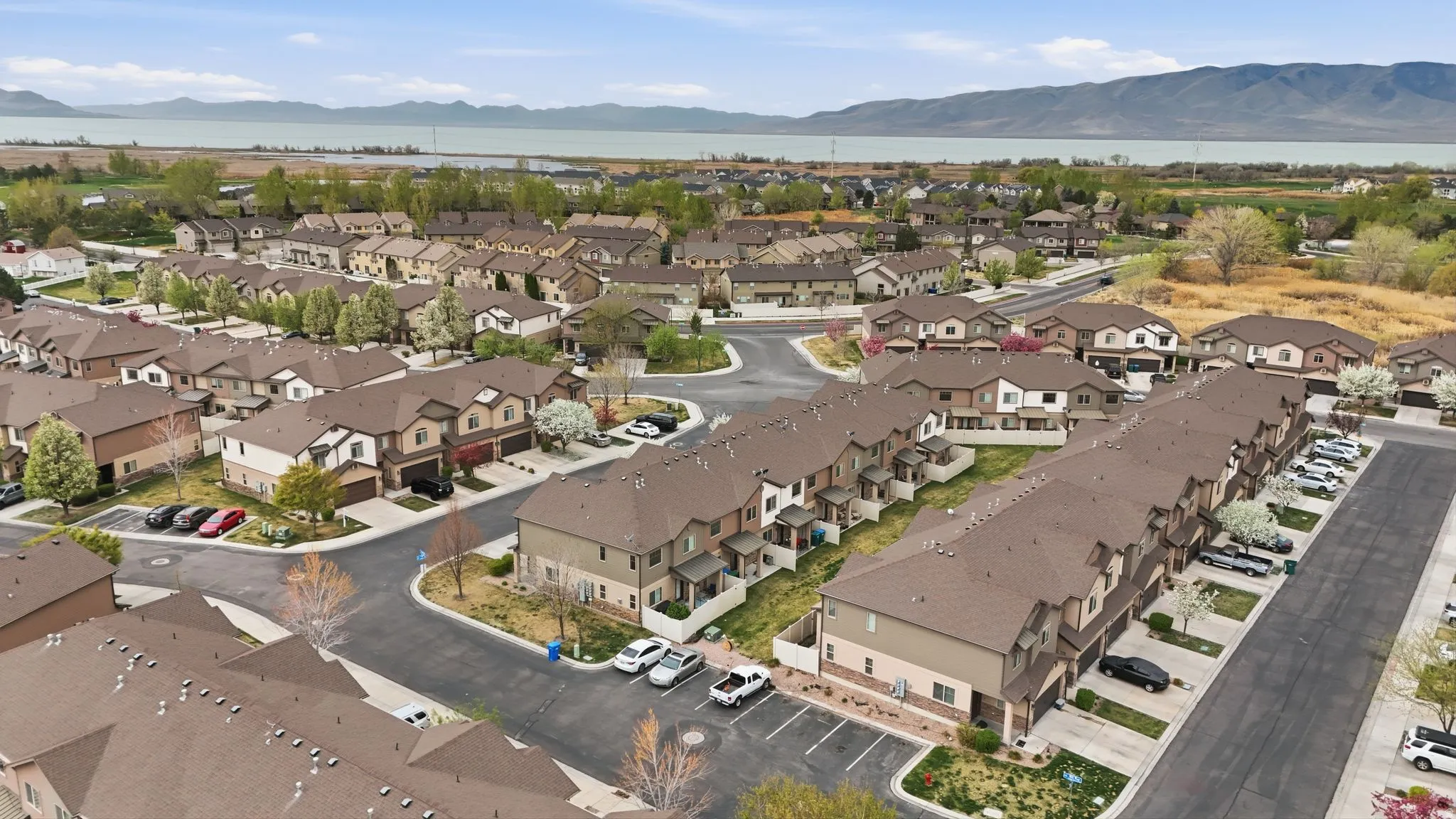 Bird's eye view of a water and mountain view