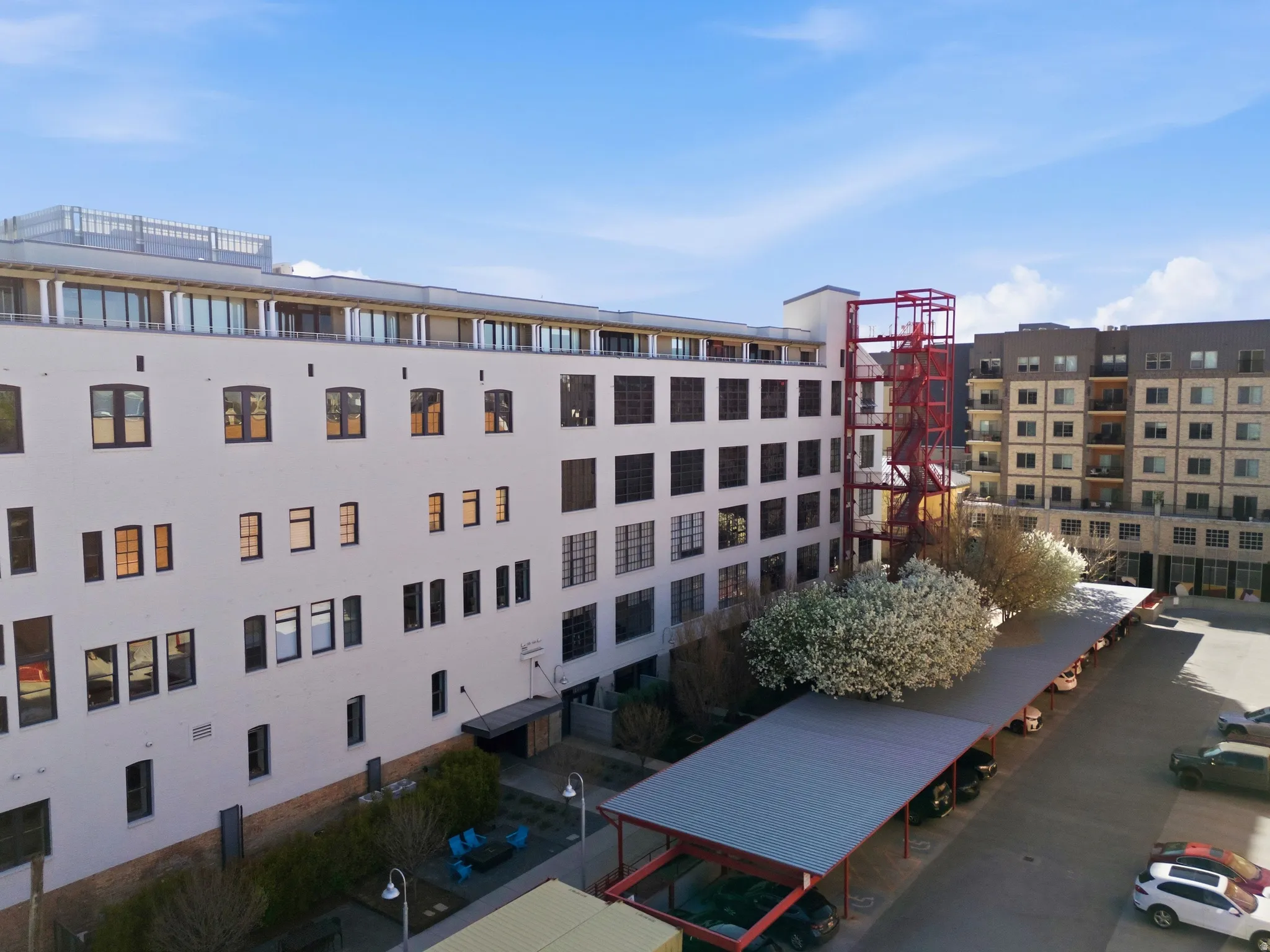 View of apartment building / complex