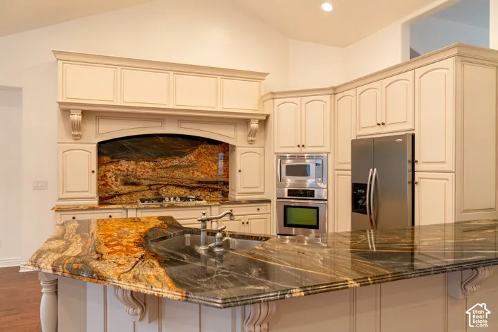899 E 800 S, Springville, Utah 84663