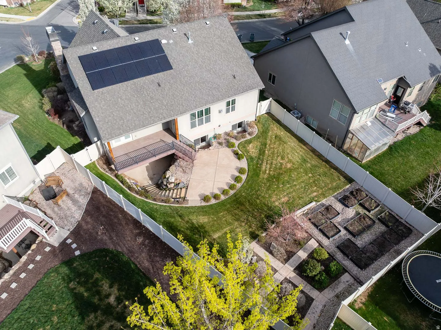 Aerial view of property and surrounding area