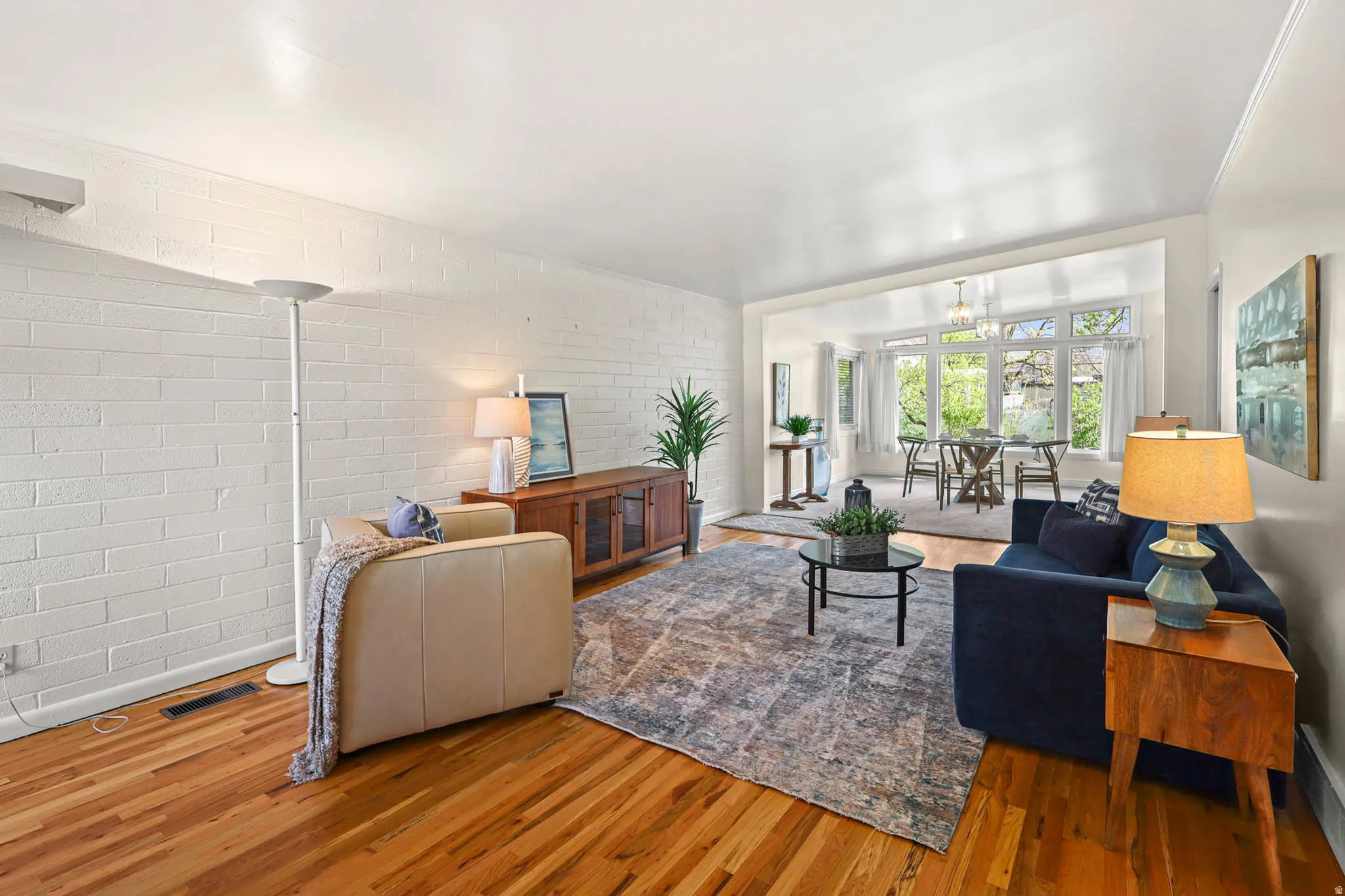 Hardwood floors in excellent condition