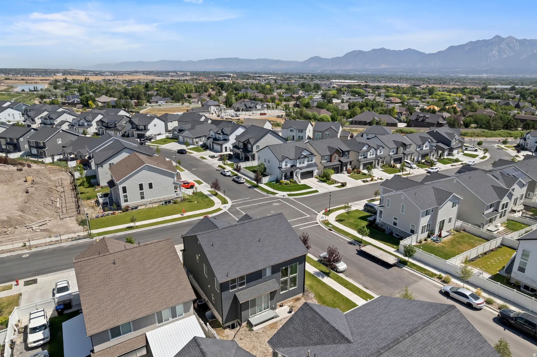 Community + mountain views...perfection!
