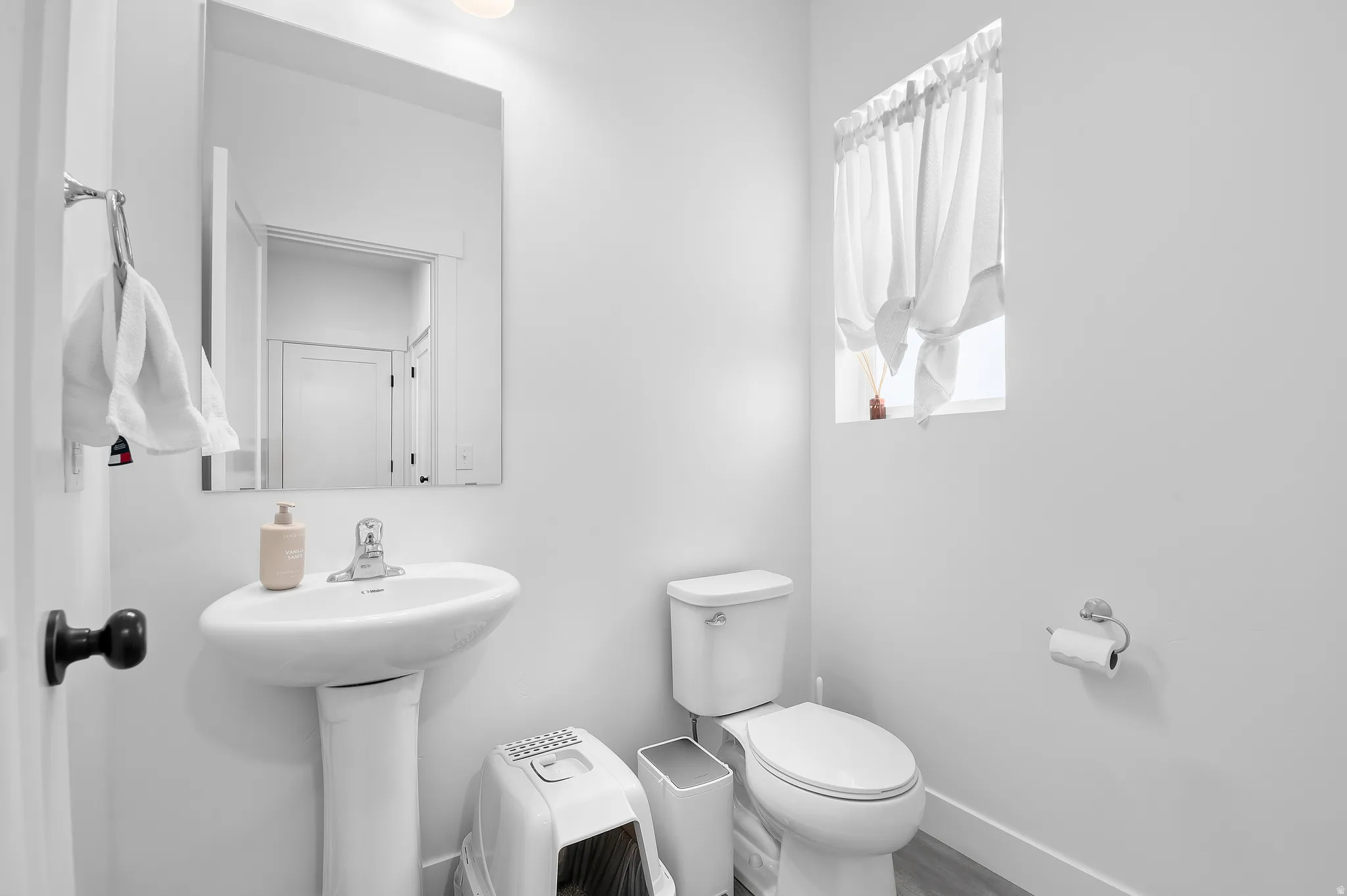 Guest-friendly half bathroom!