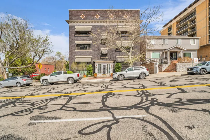 View of apartment building / complex