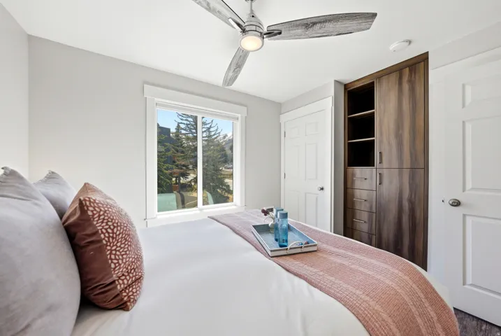 Bedroom with a ceiling fan