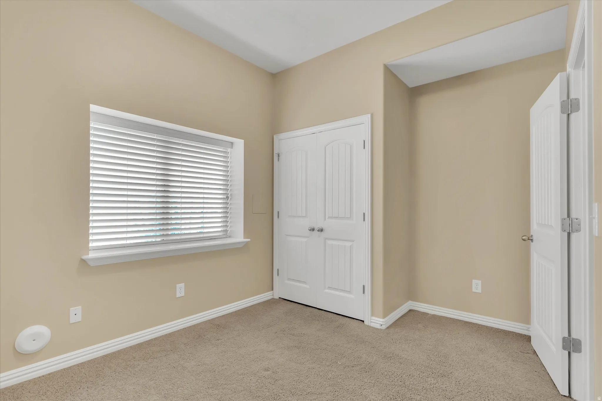 Bedroom 4, Natural Light, space for Built-In Desk System