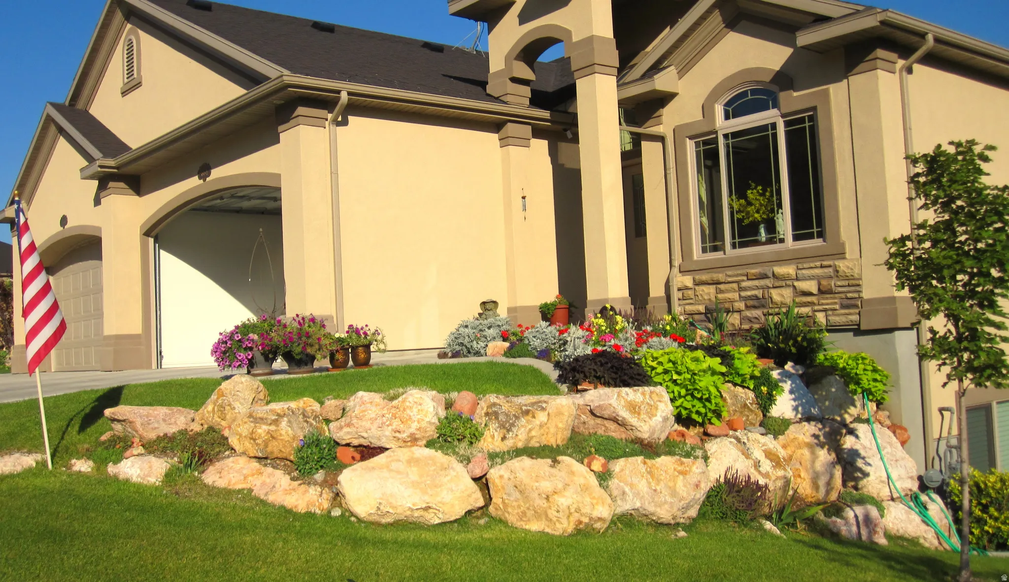 Great Neighborhood, Quiet w Valley, Lake & Mountain Views!  Real Wood Floors, Vaulted & 9' Ceilings PLUS Main Floor Living and more!