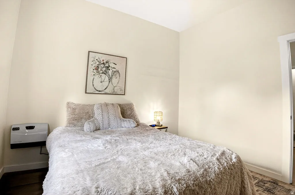 Bedroom with baseboards