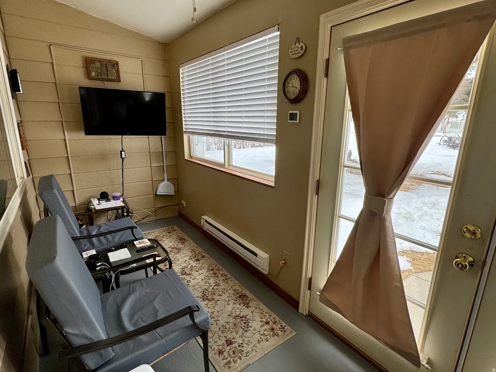 Entry way/enclosed patio with lake view