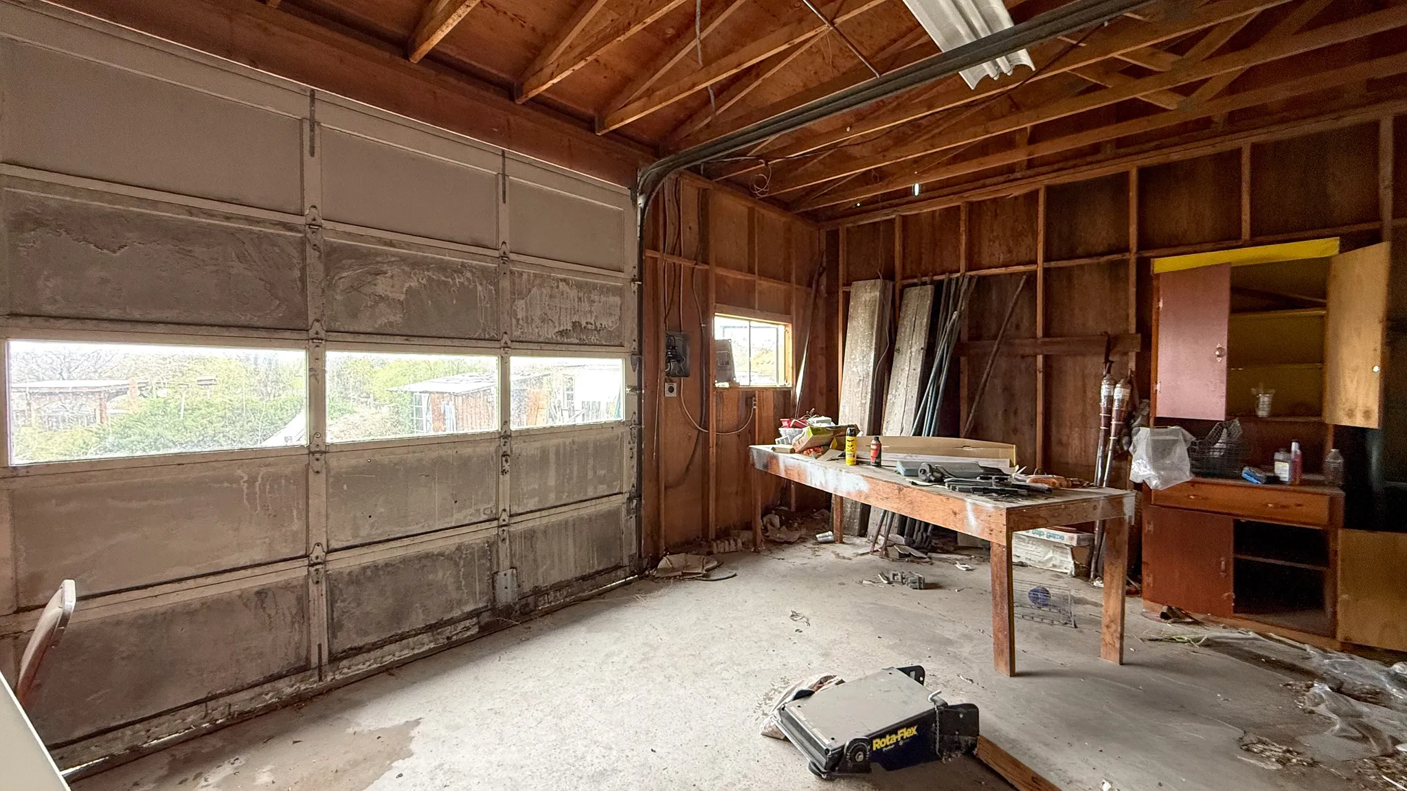 Miscellaneous room featuring a garage