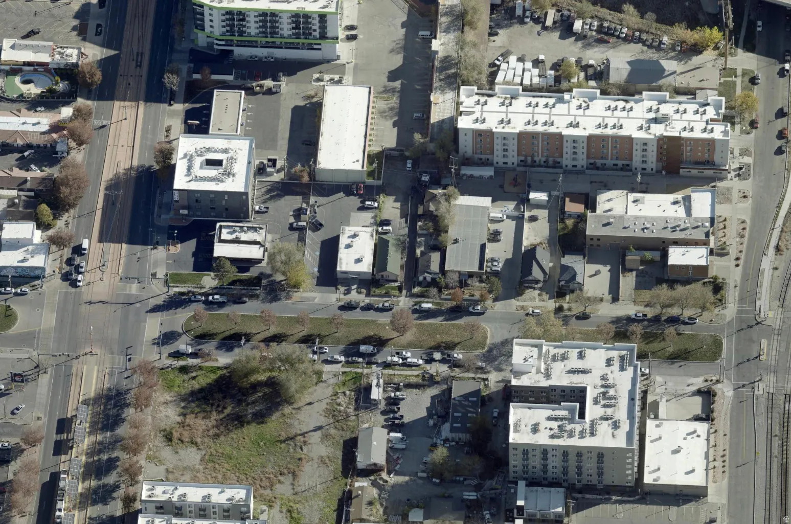 View of property location featuring apartment complex / building