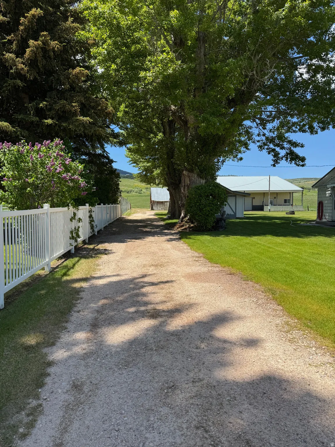 View of driveway