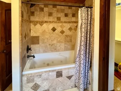 Oversized tub / shower