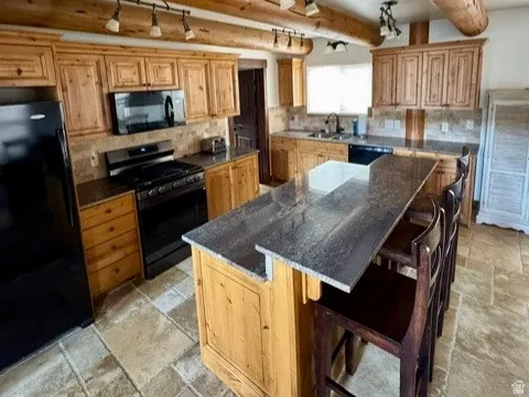 Upscale finishes and appliances