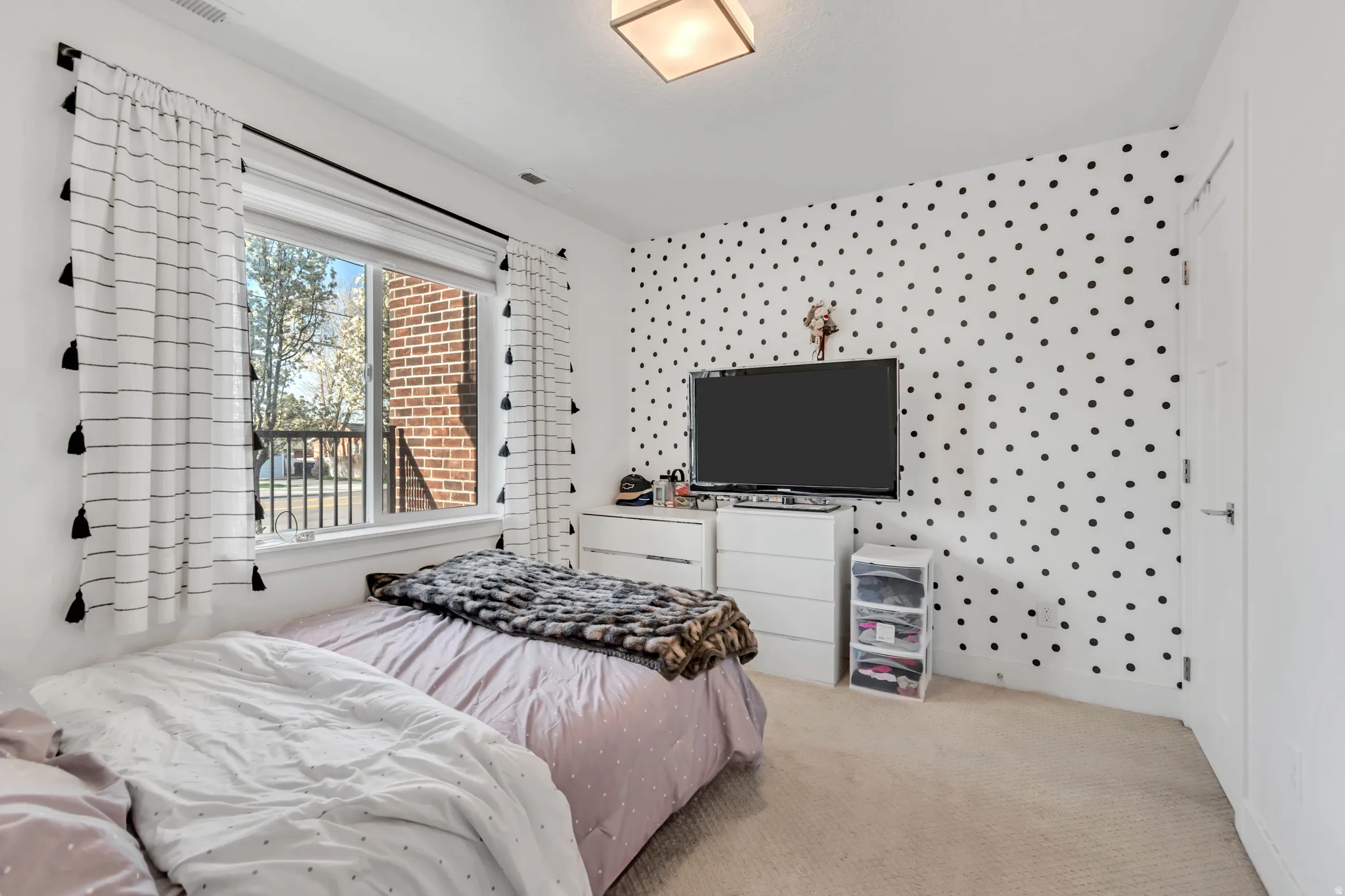 lower room/office with bathroom attached