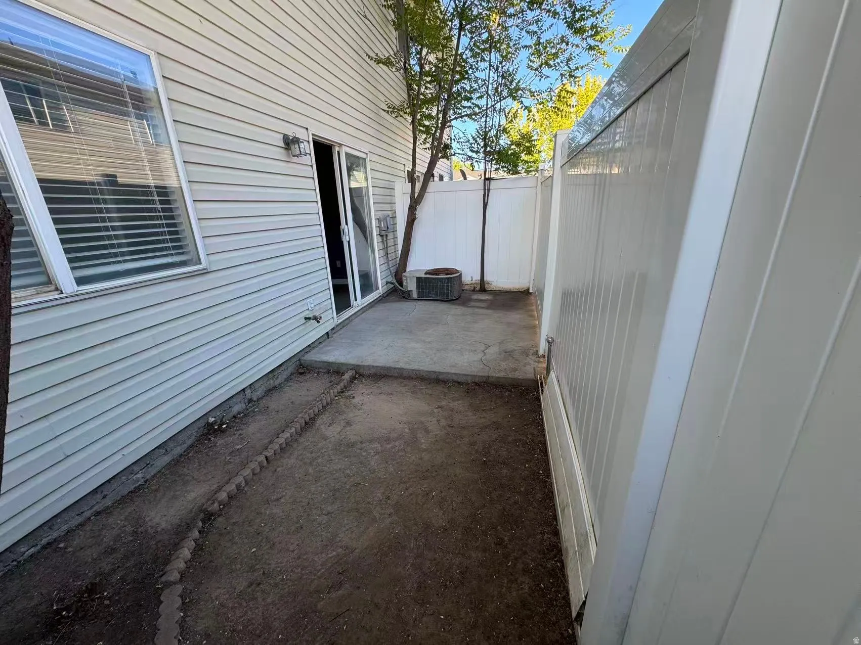 View of patio/ backyard