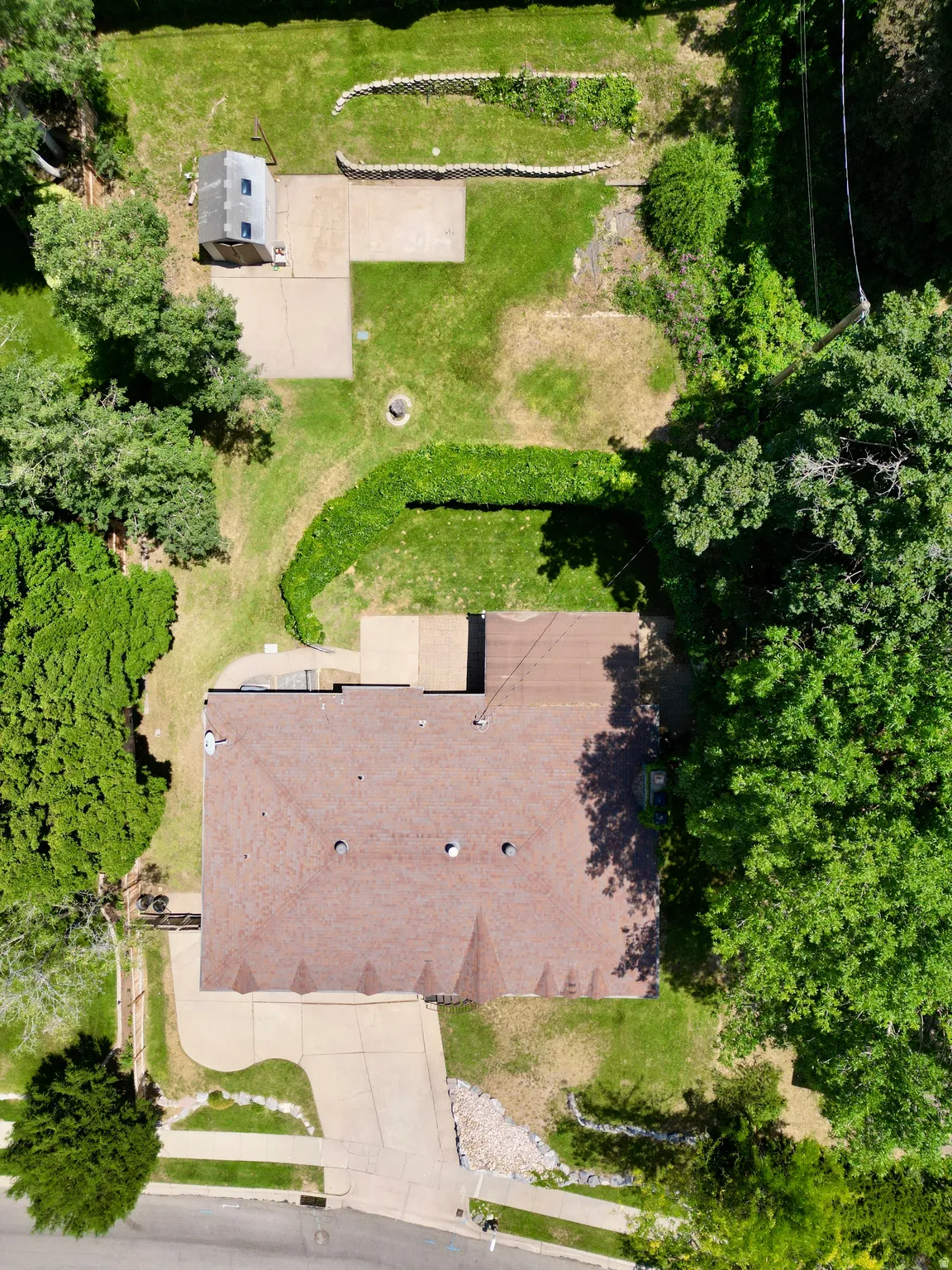 Aerial view of property and surrounding area