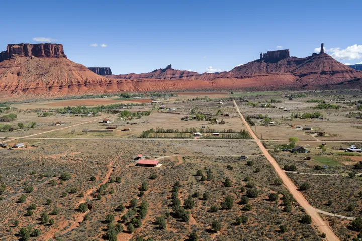 134 W Buchanan Ln, Castle Valley, Utah 84532