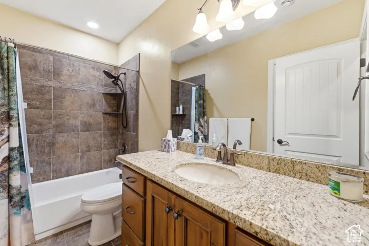 Basement Main Bathroom