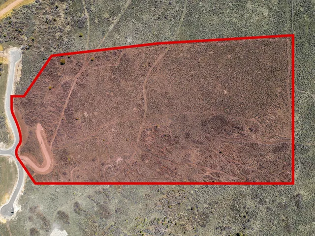 Map / location featuring property parcel outlined