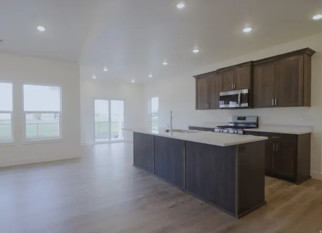 Kitchen with large island