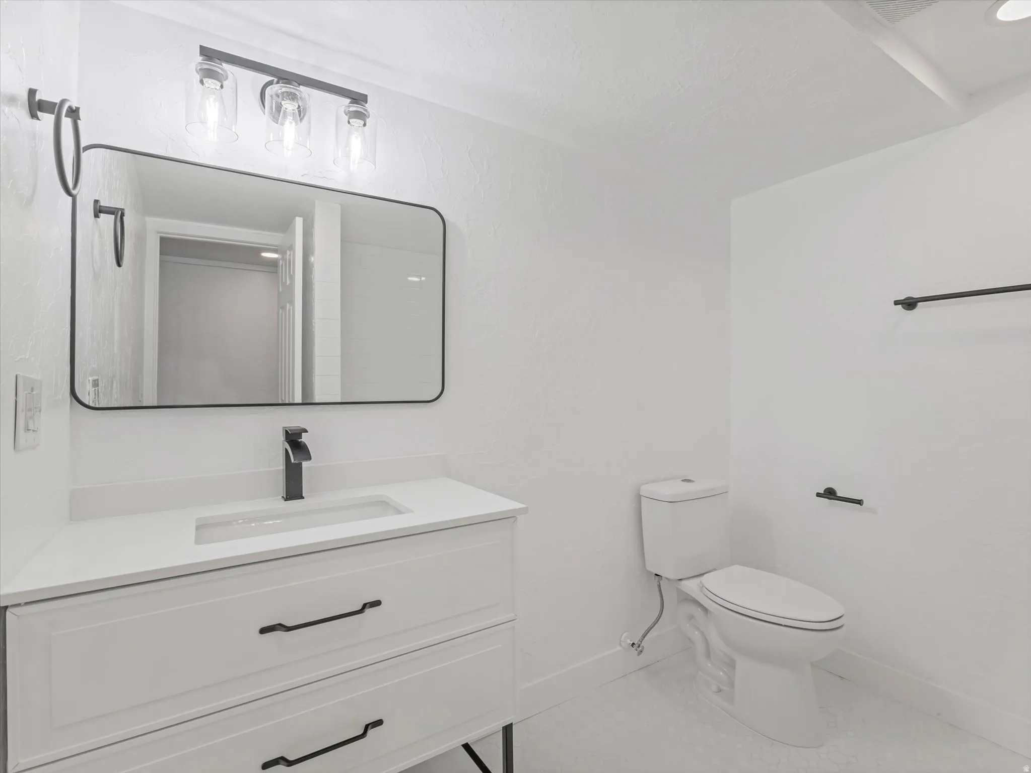2nd Bathroom in Basement with tub/shower