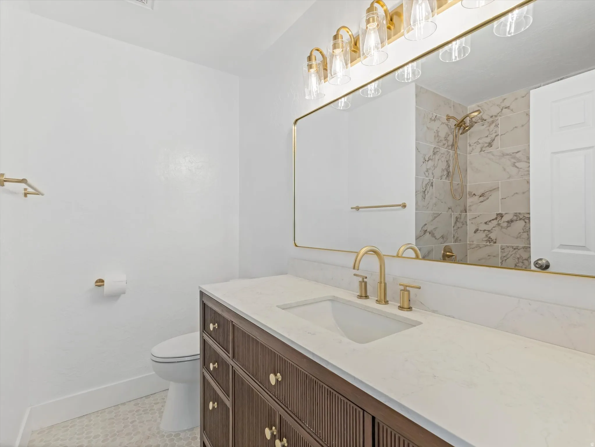 2nd Bathroom Upstairs with tub/shower