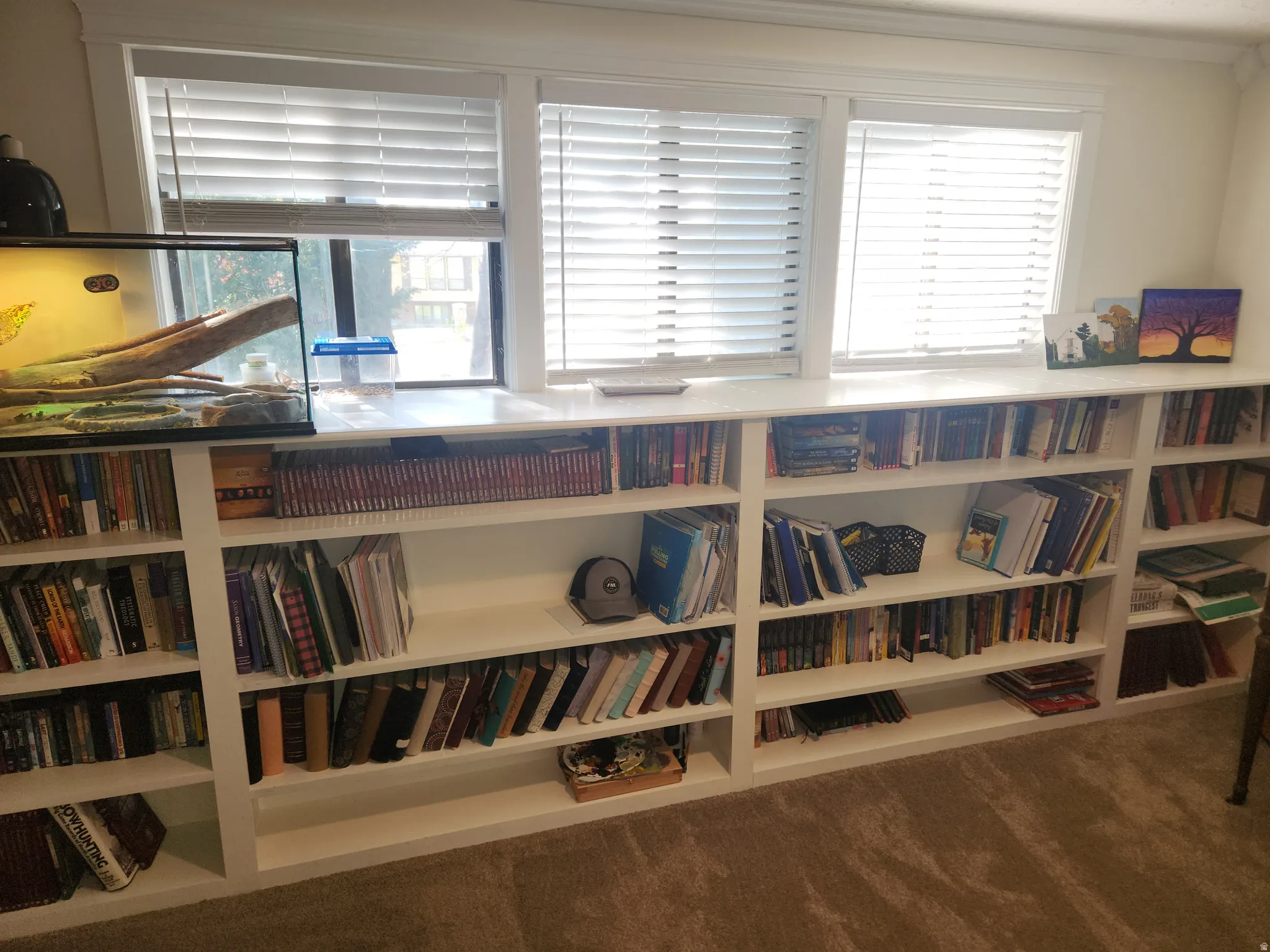 Detailed view of carpet floors