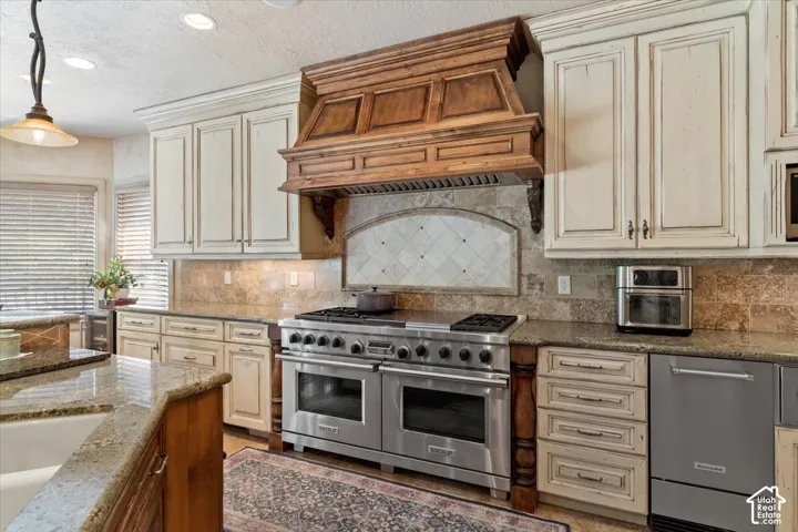 960 E Par Three Cir, Fruit Heights, Utah 84037