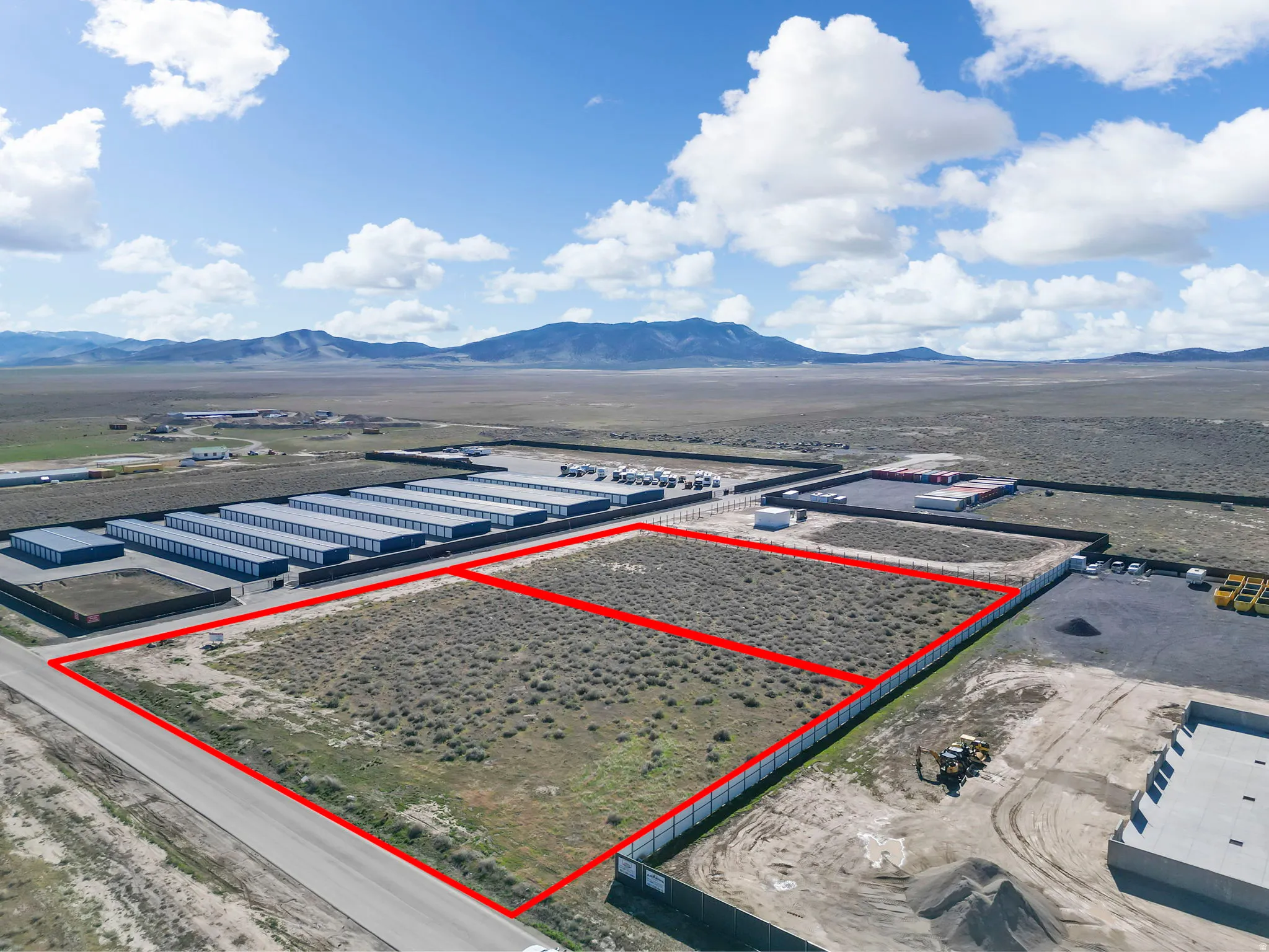View of property location with property parcel outlined and mountains