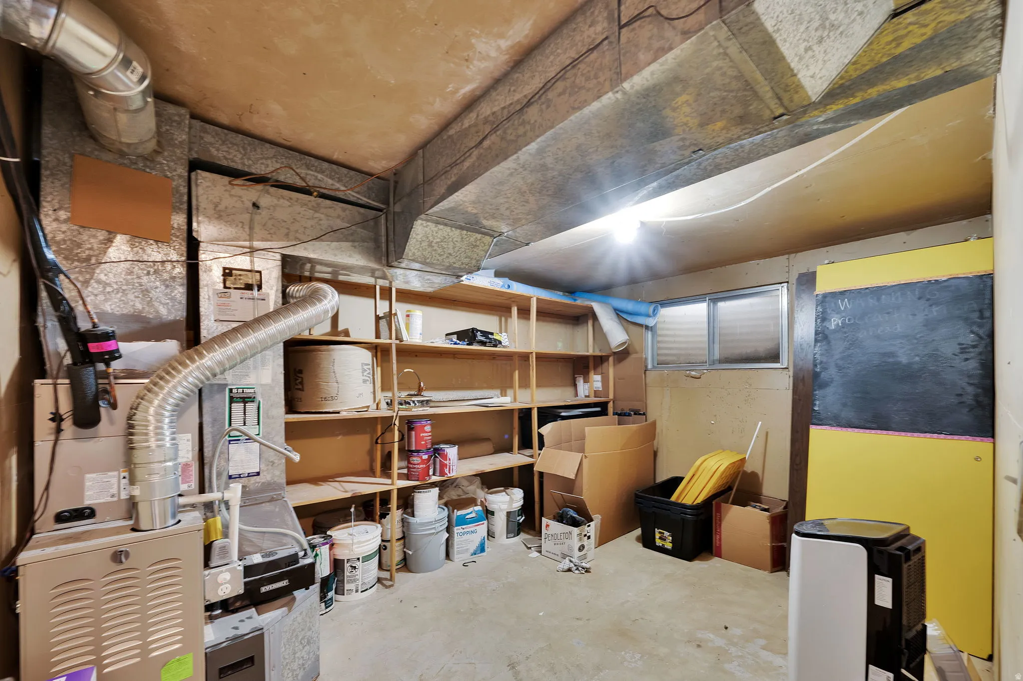 Storage room with heating unit