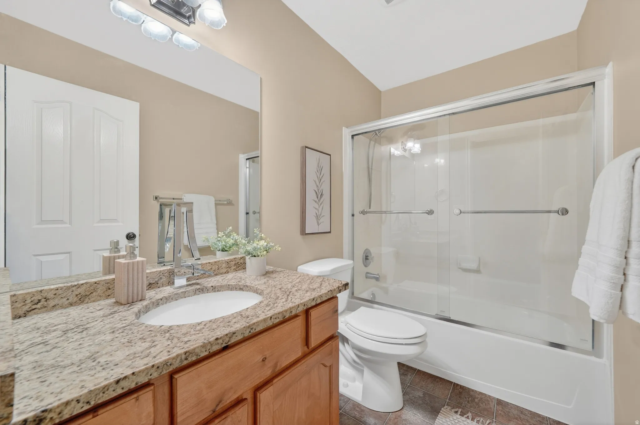 Full Bathroom #2