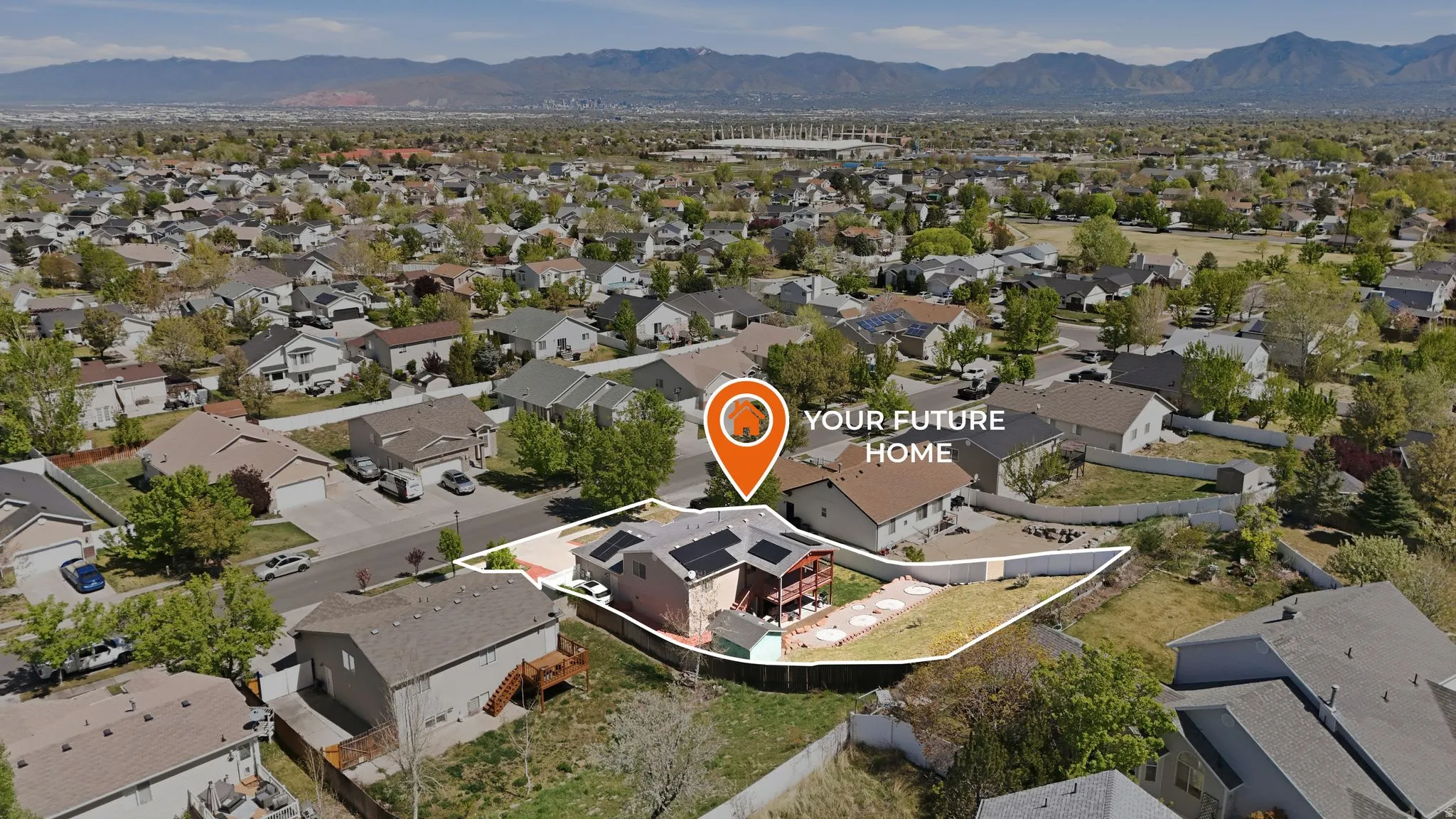 Aerial view of property's location with mountains and nearby