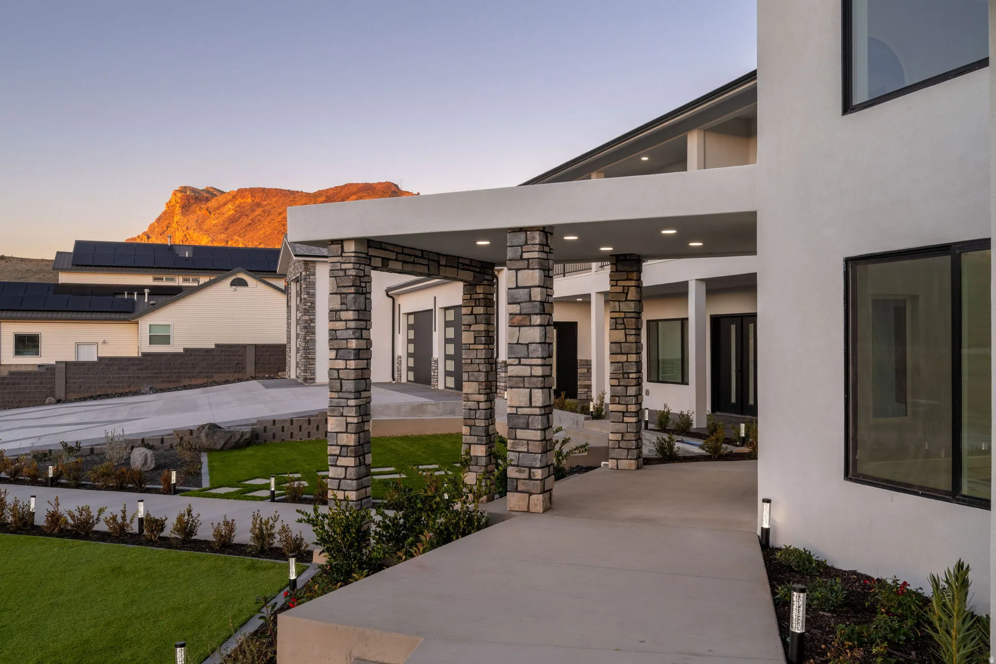 Surrounding community featuring a mountain view