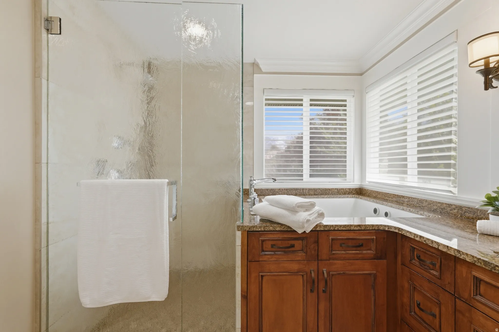 Primary en-suite bathroom