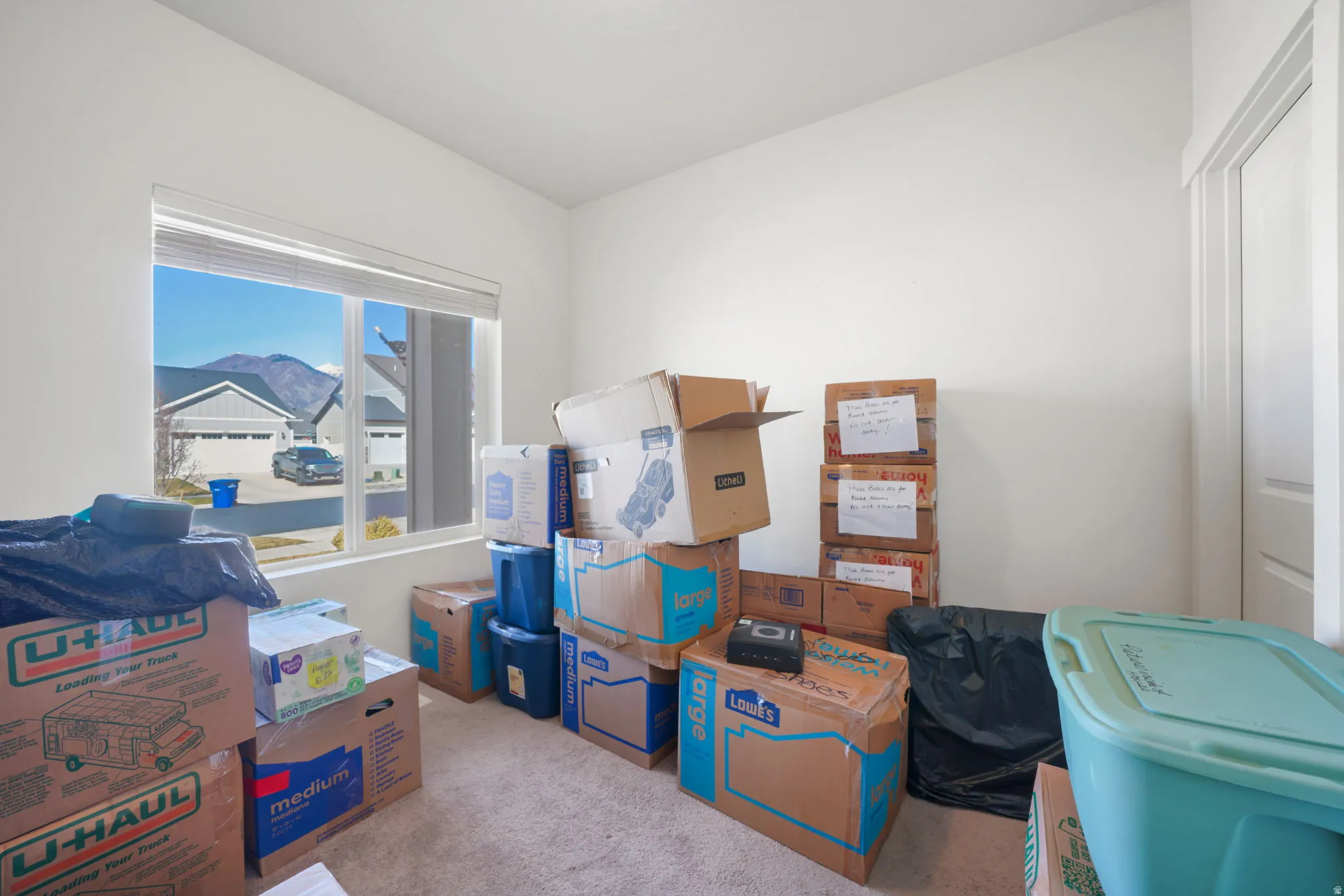 View of bedroom being baked to move