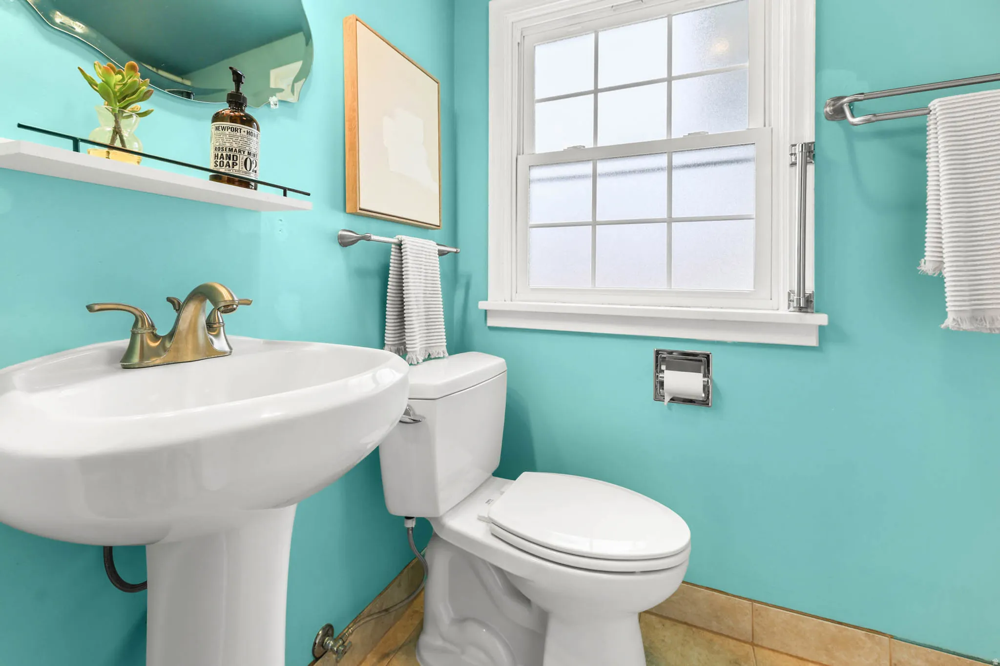 Full Bathroom upstairs