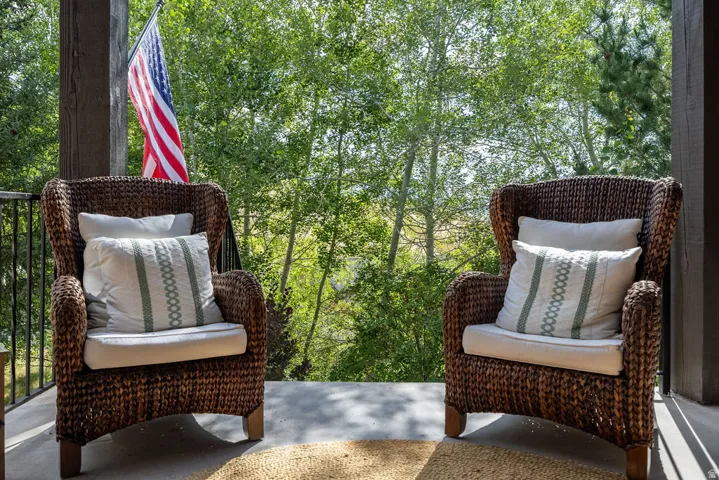 Outdoor patio with concrete flooring