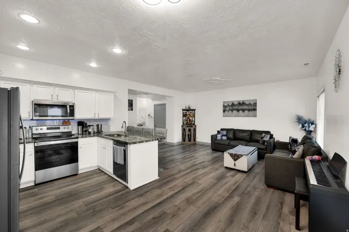 7187 S 420 E, Midvale, Utah 84047