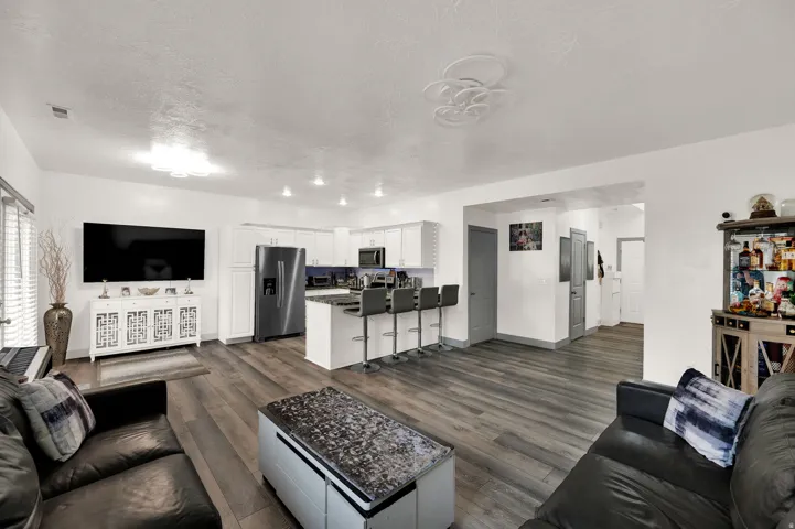 7187 S 420 E, Midvale, Utah 84047