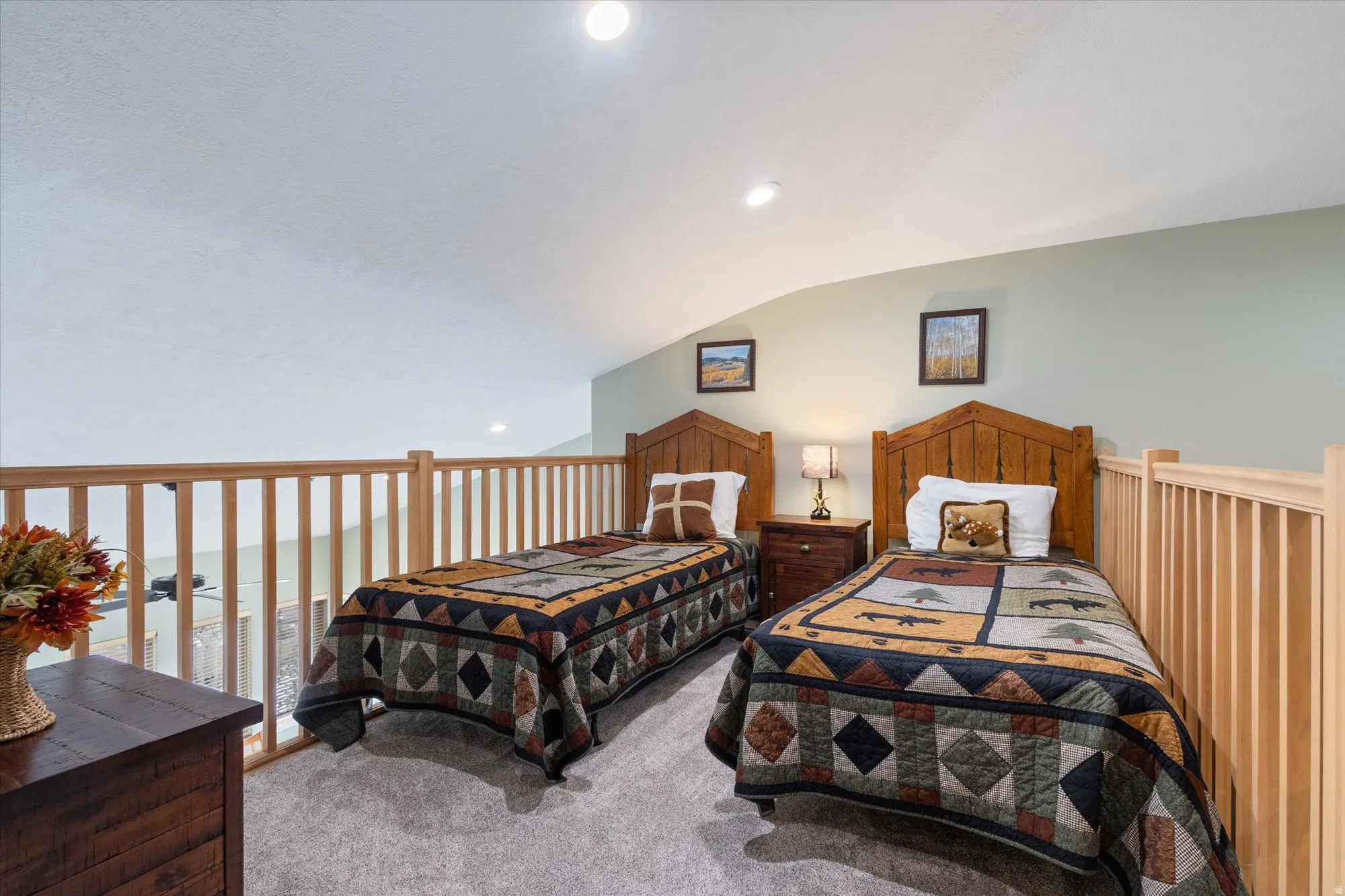Loft with 2 twin beds