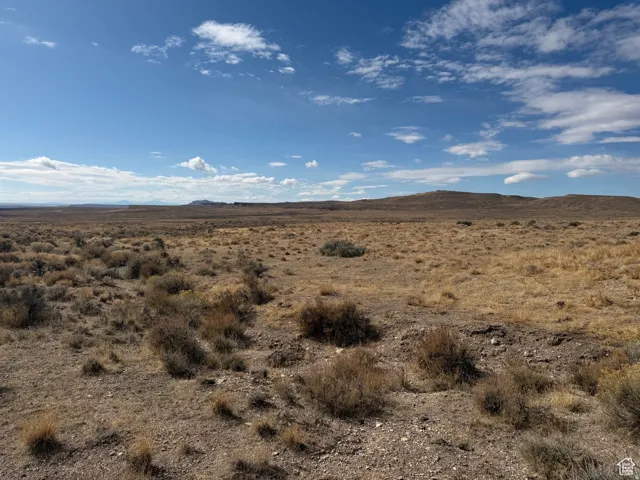Mountain view with a desert landscape and rural landscape