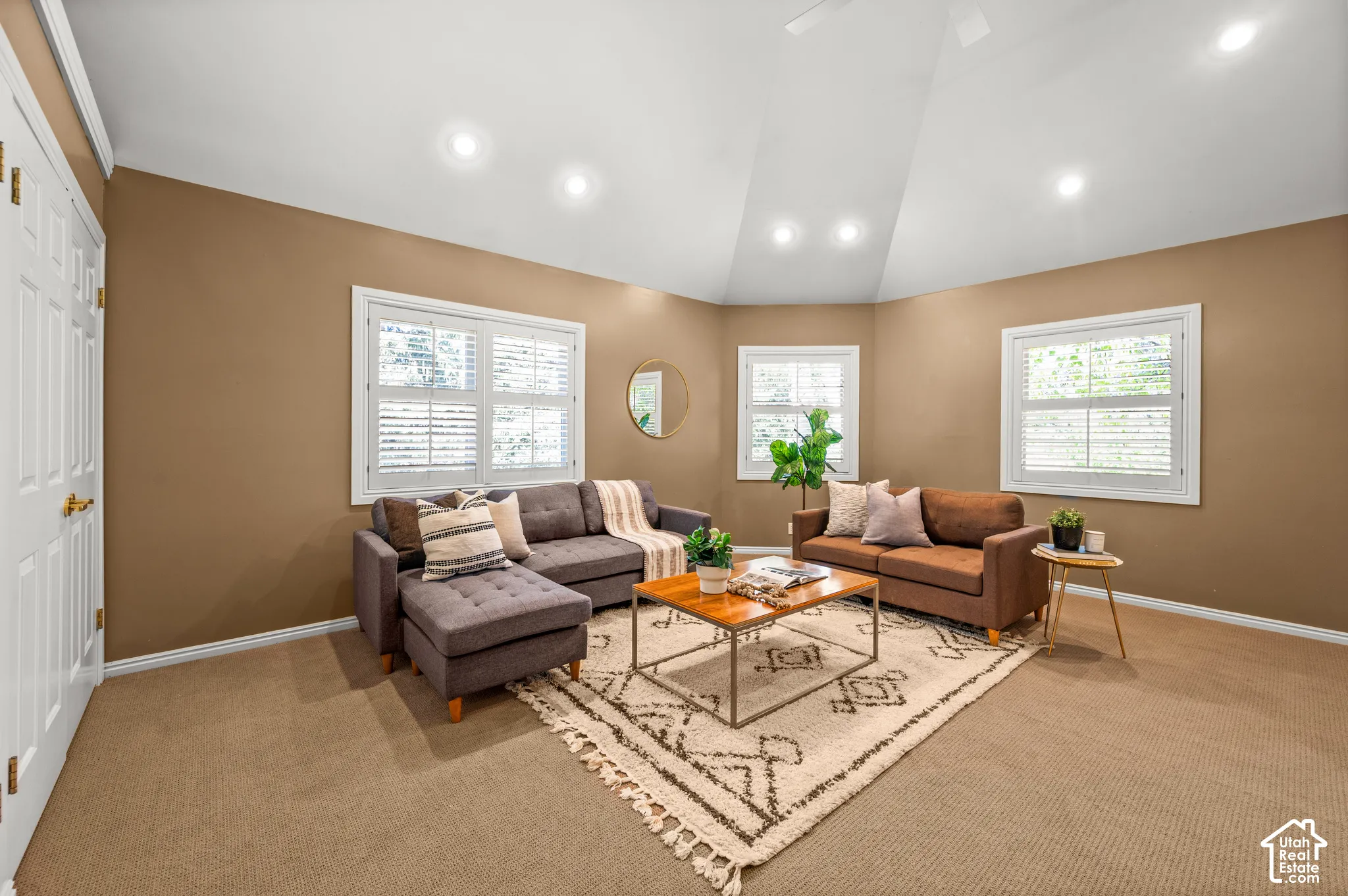 Large 5th bedroom, playroom or family room.