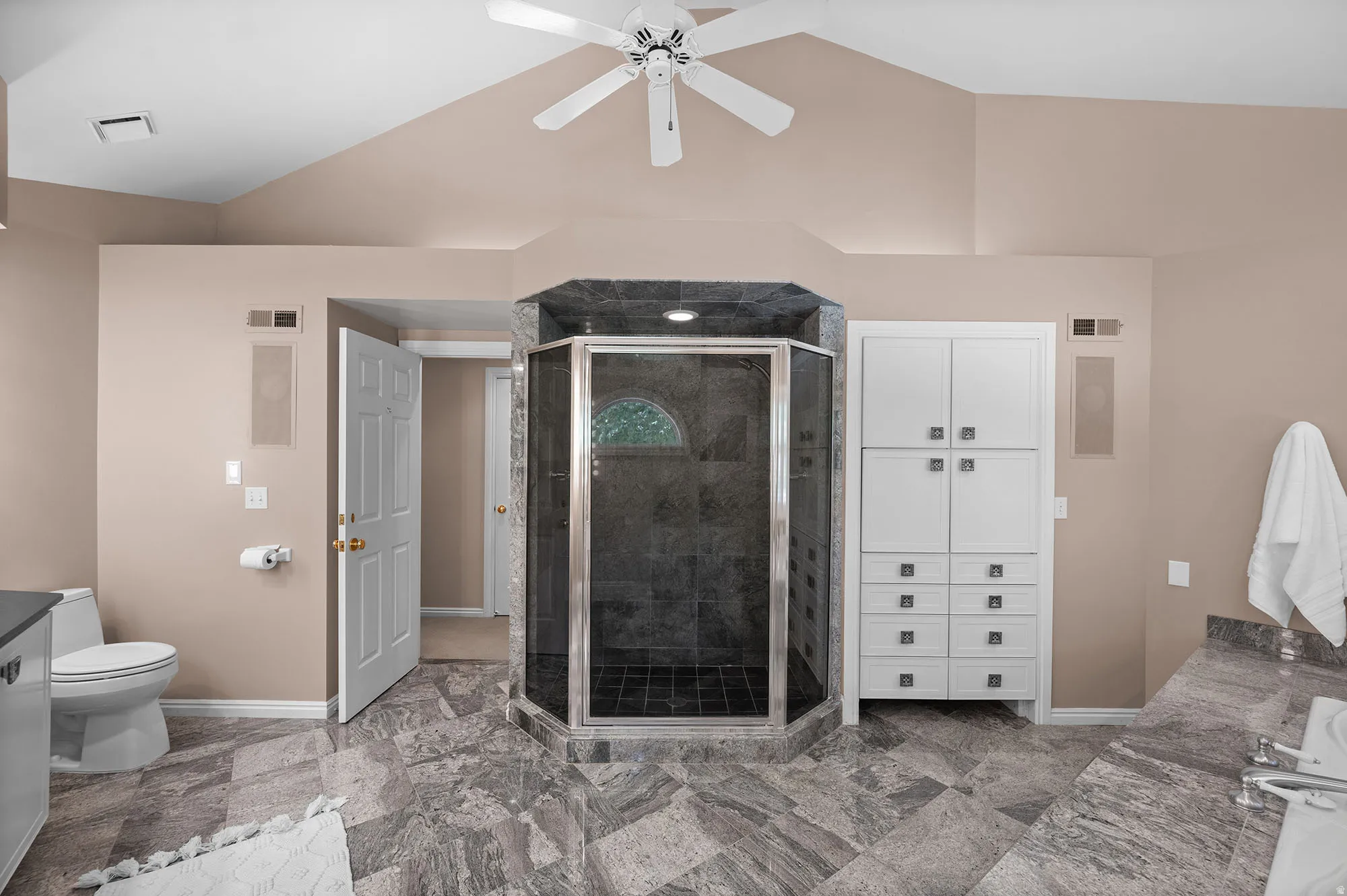 Primary EnSuite large shower.