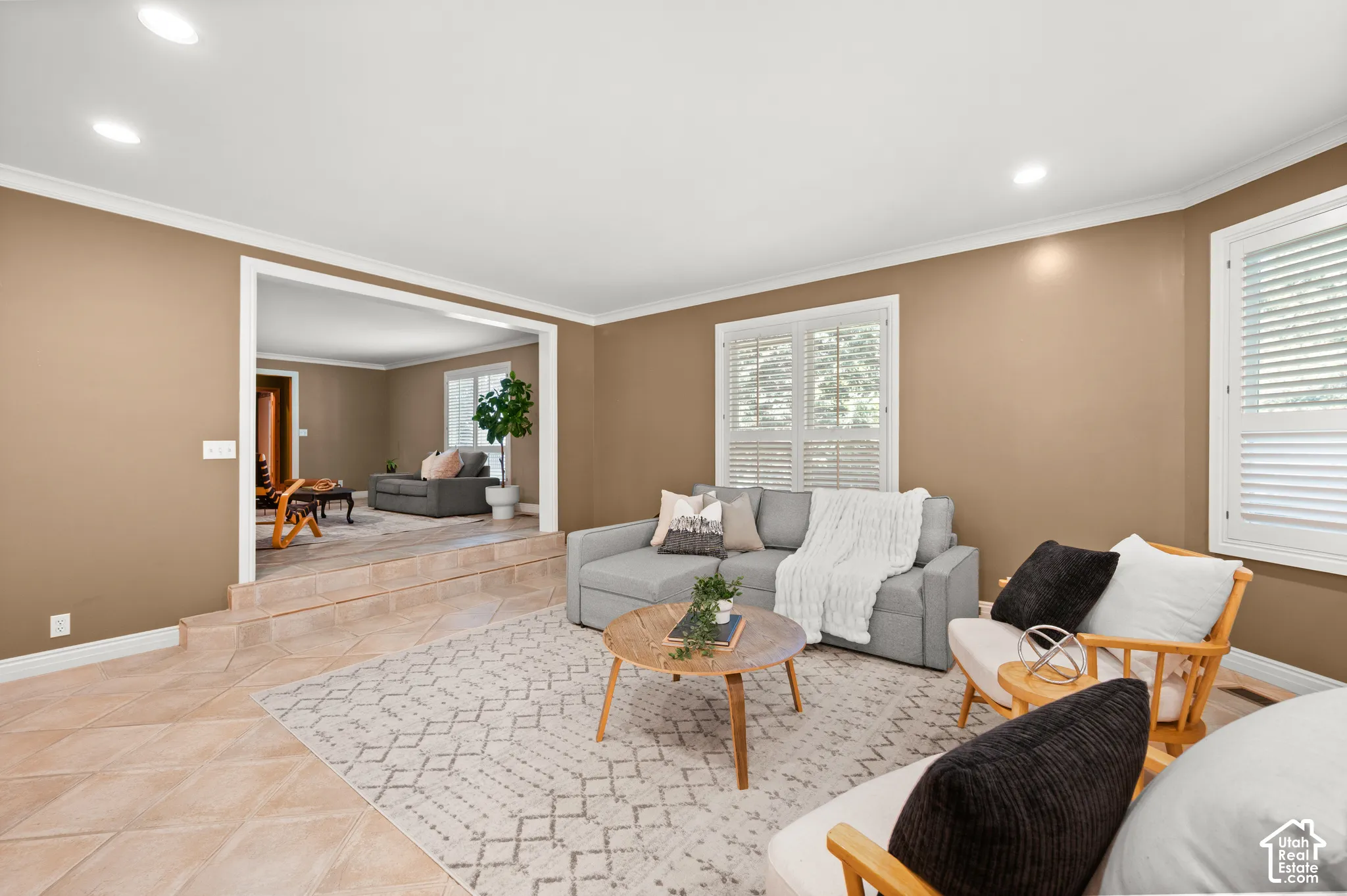 2nd living room (room for a Baby Grand or just about anything).