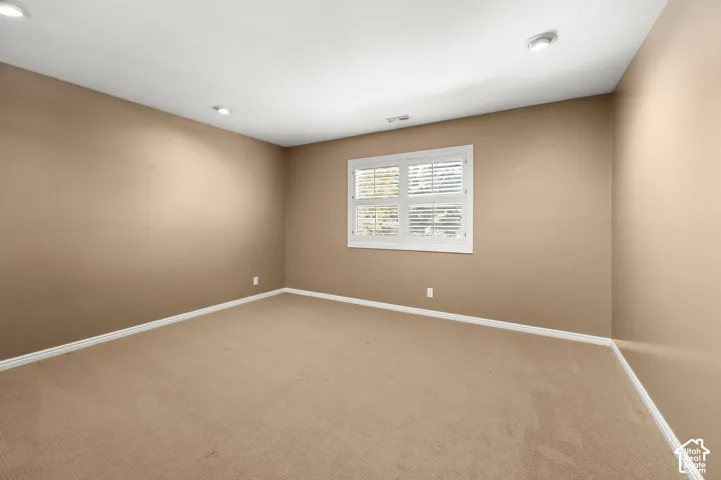 Large upper level bedroom.